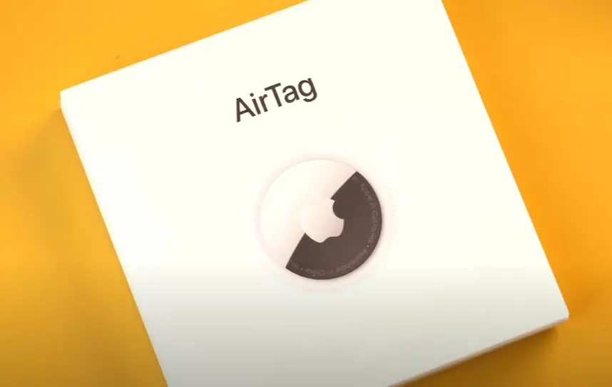 Apple AirTag unboxing