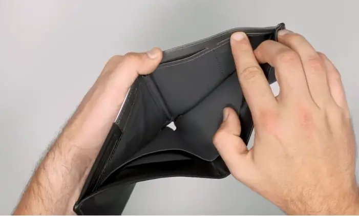 empty bifold wallet