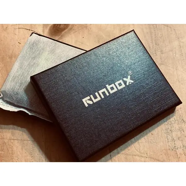 Runbox Minimalist Slim packaging
