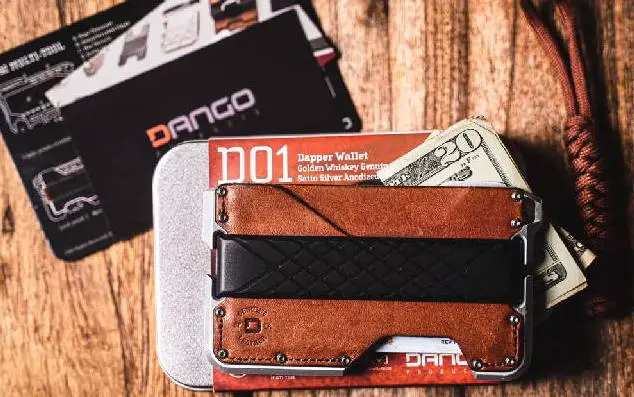 the Dango D01 Dapper wallet full with cards and cash