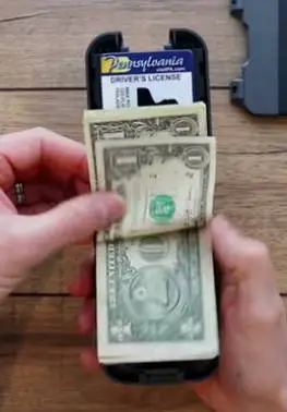 cash in the Flipside 4 wallet