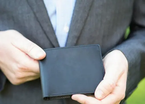 stealth mode lather bidolf wallet in hands